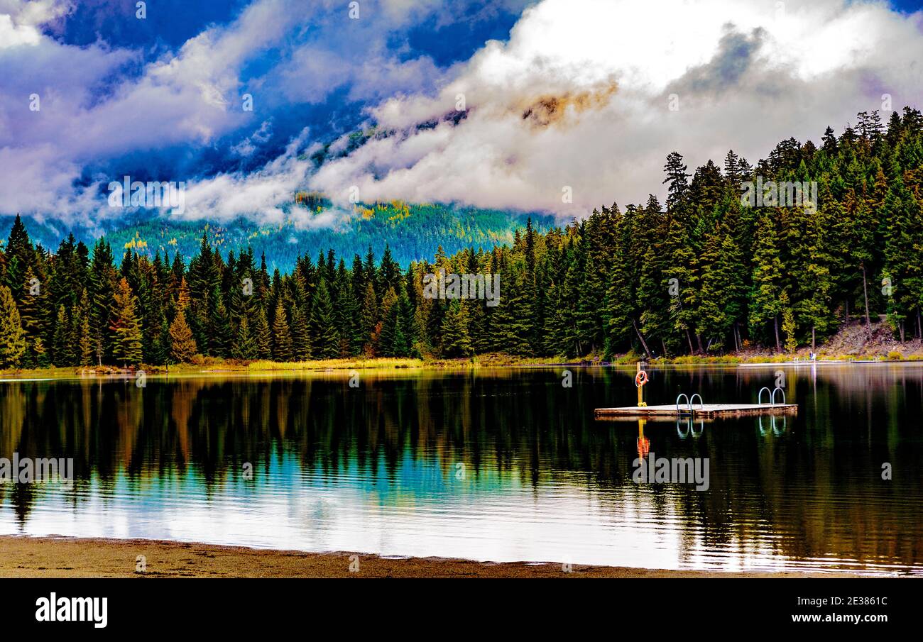 18 settembre 2016 - Whistler, BC Canada: Viste del lago perduto e prati adiacenti del Lost Lake Park. Foto Stock