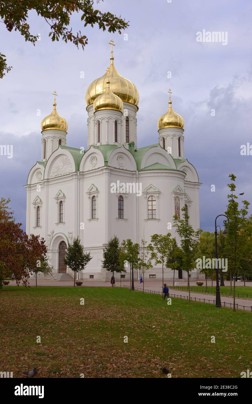 Cattedrale di Santa Caterina il Grande Martire nella città di Pushkin vicino a San Pietroburgo, Russia. La cattedrale è ricostruita nel 2010 dopo la soffiatura nel 1939 Foto Stock