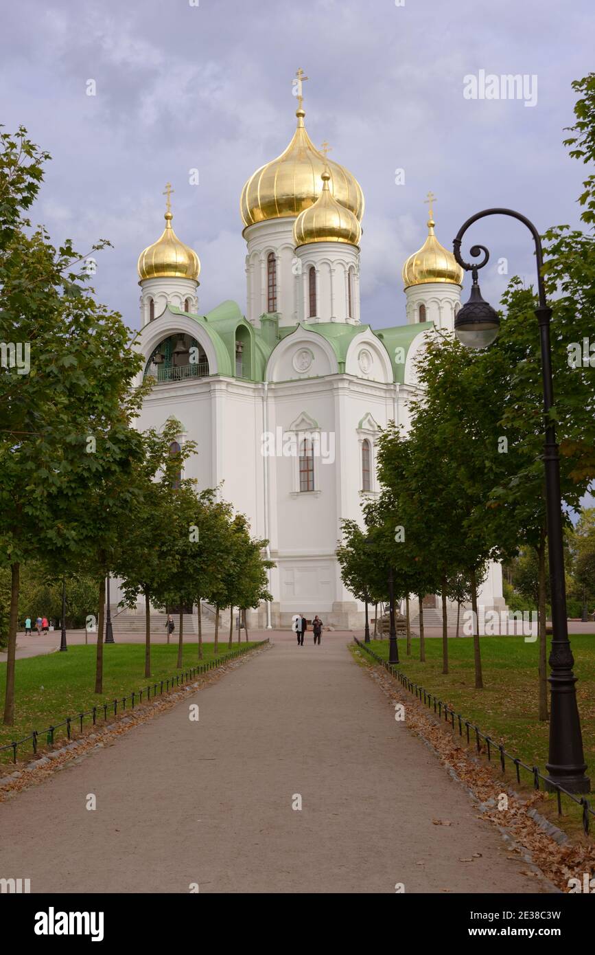 Cattedrale di Santa Caterina il Grande Martire nella città di Pushkin vicino a San Pietroburgo, Russia. La cattedrale è ricostruita nel 2010 dopo la soffiatura nel 1939 Foto Stock
