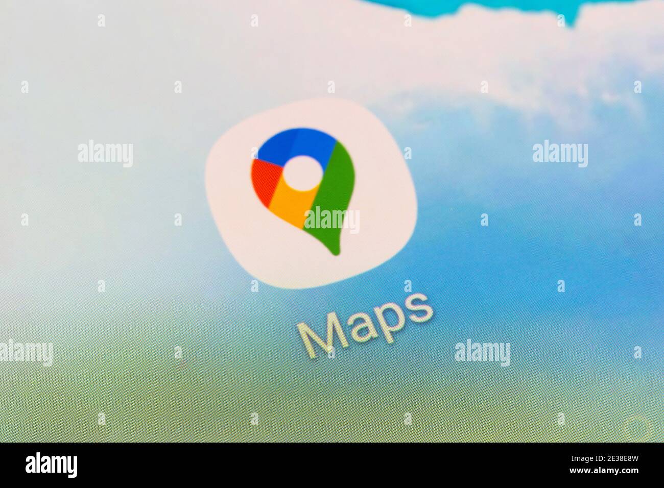 Un primo piano del logo dell'applicazione per Google Maps - un servizio di mappatura web sviluppato da Google, su uno schermo di un telefono cellulare Foto Stock