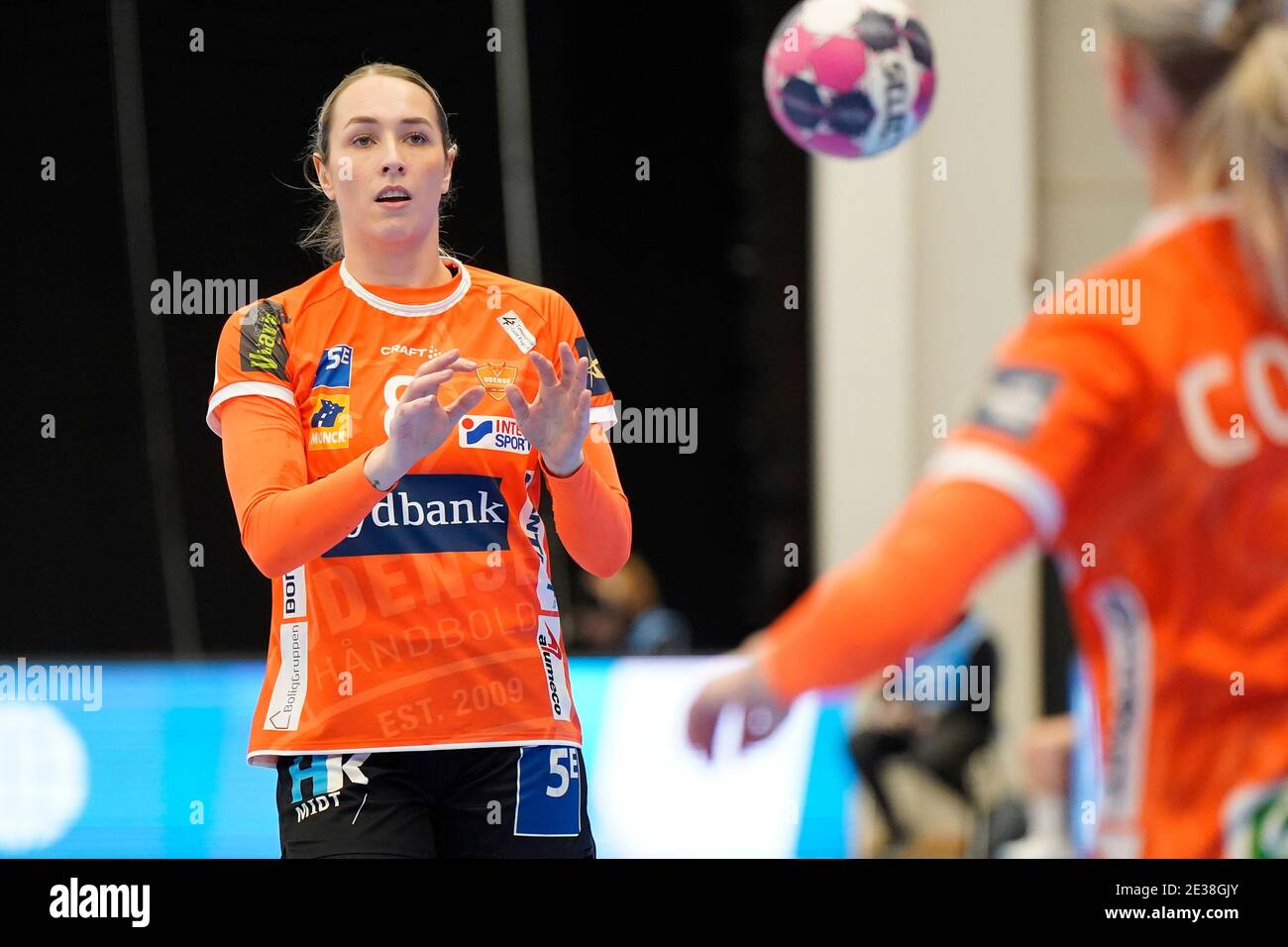 Odense, Danimarca. 17 gennaio 2021. Lois Abbingh (8) di Odense Handball visto nel DELO EHF Champions League tra Odense Handball e Gyori Audi ETO KC alla Sydbank Arena di Odense. (Photo Credit: Gonzales Photo/Alamy Live News Foto Stock