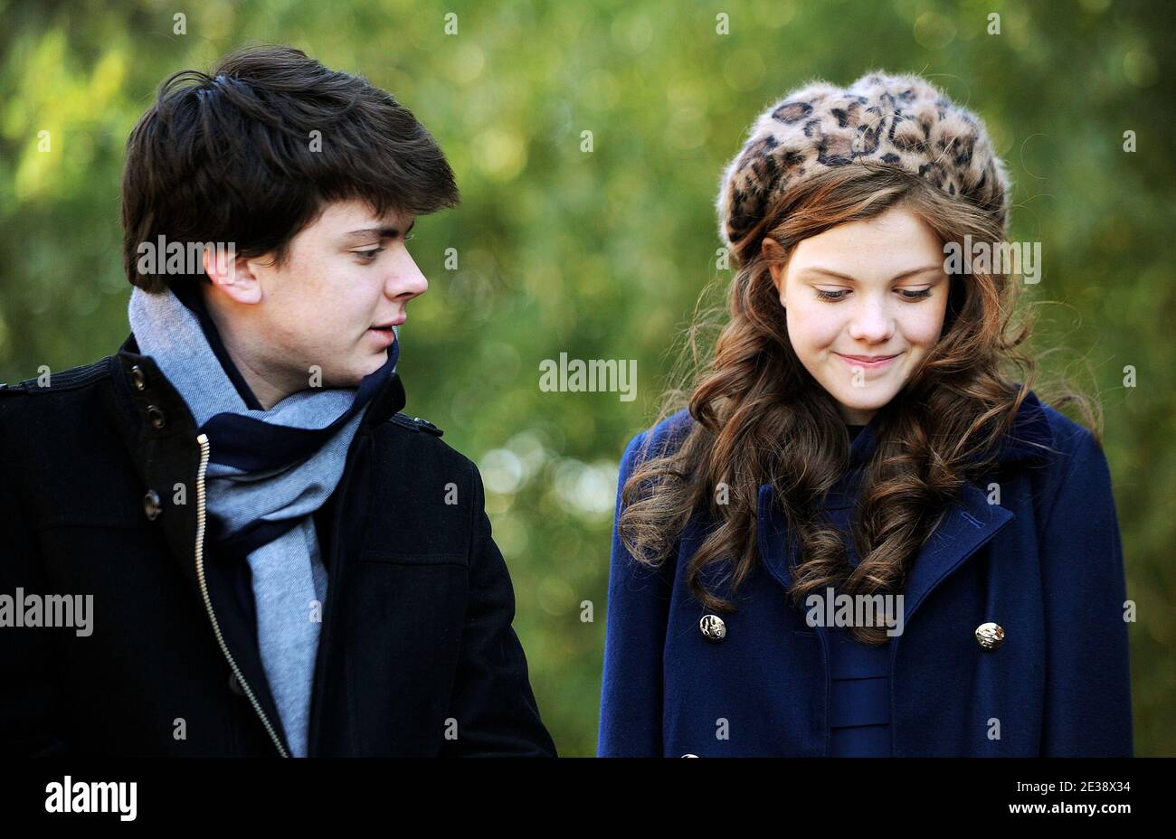 Gli attori Georgie Henley e Skandar Keynes che sono stati protagonisti del prossimo evento cinematografici "The Chronicles of Narnia: The Voyage of the Dawn Treader", hanno fatto un tour dello zoo nazionale di Washington, DC, USA il 9 dicembre 2010. Foto di Olivier Douliery /ABACAPRESS.COM Foto Stock