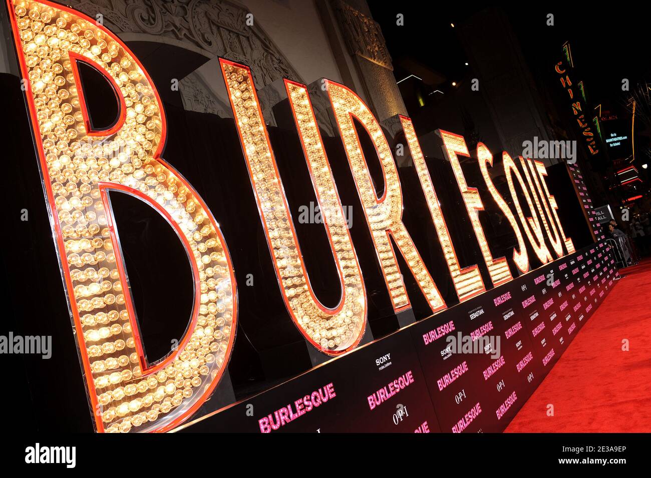 Atmosfera alla prima del 'Burlesque' tenuto al Grauman's Chinese Theatre di Hollywood, Los Angeles, CA, USA il 15 novembre 2010. Foto di Lionel Hahn/ABACAPRESS.COM Foto Stock