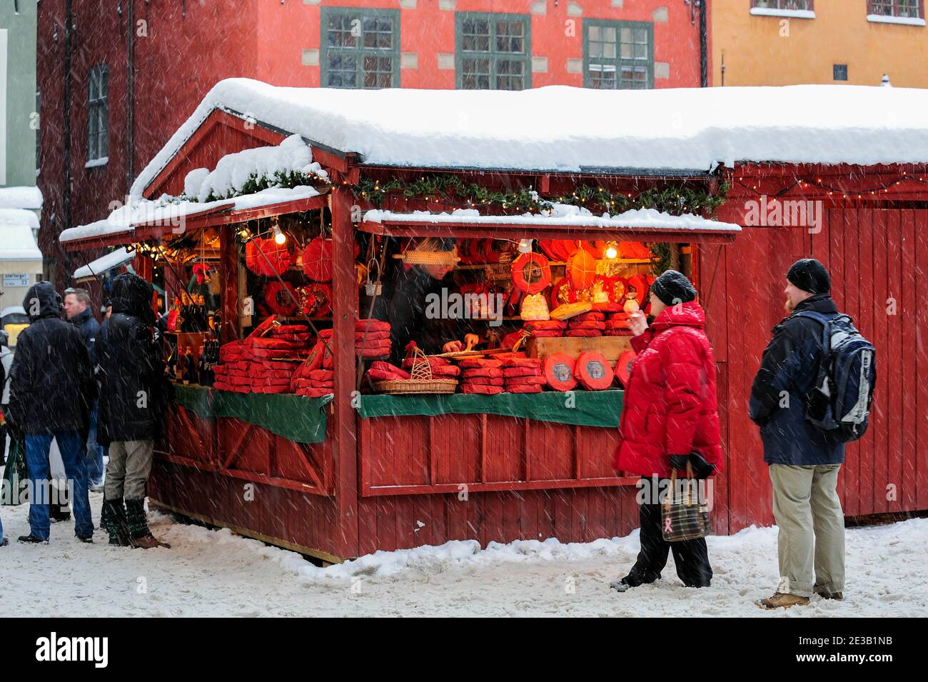 Tradizionale mercatino di Natale a Stortorget a Gamla Stan, Città Vecchia, Stoccolma, Svezia Foto Stock