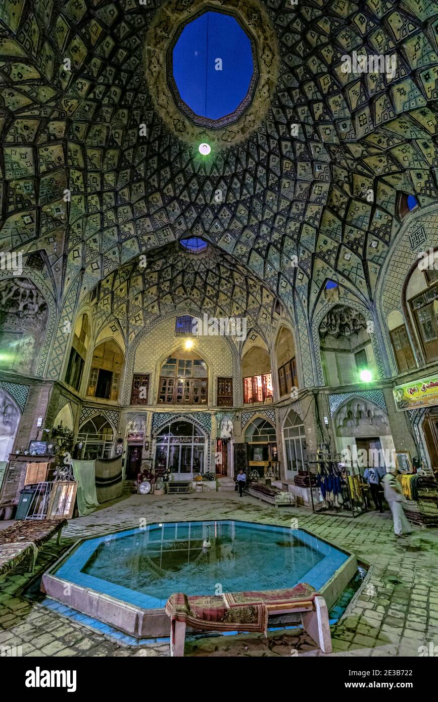 Aminoddole Caravansarai o Timche Plaza, Kashan bazaar, Kashan, Iran. Foto Stock