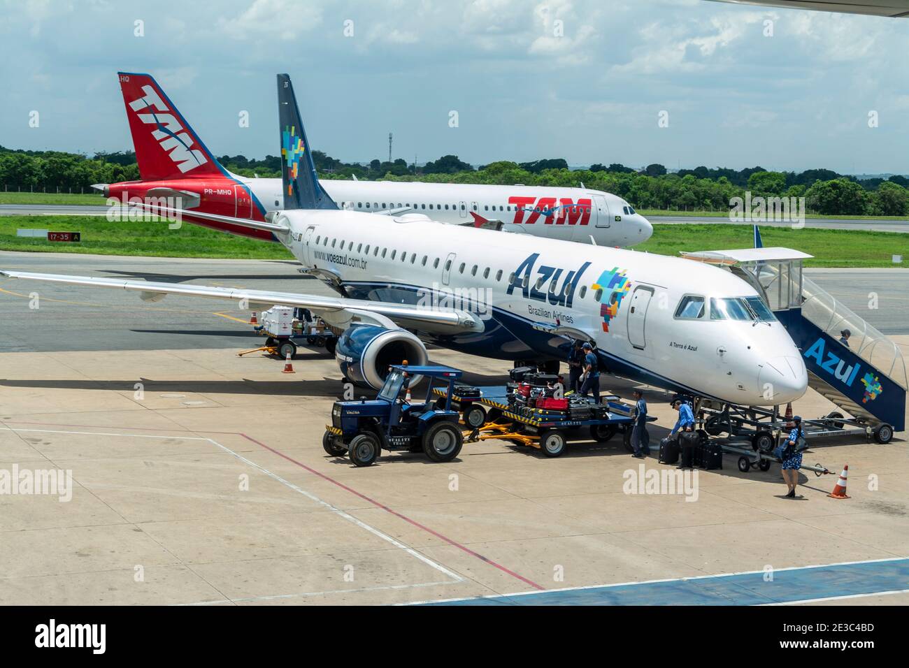 AZUL compagnie aeree brasiliane e TAM compagnie aeree brasiliane in Brasile Foto Stock