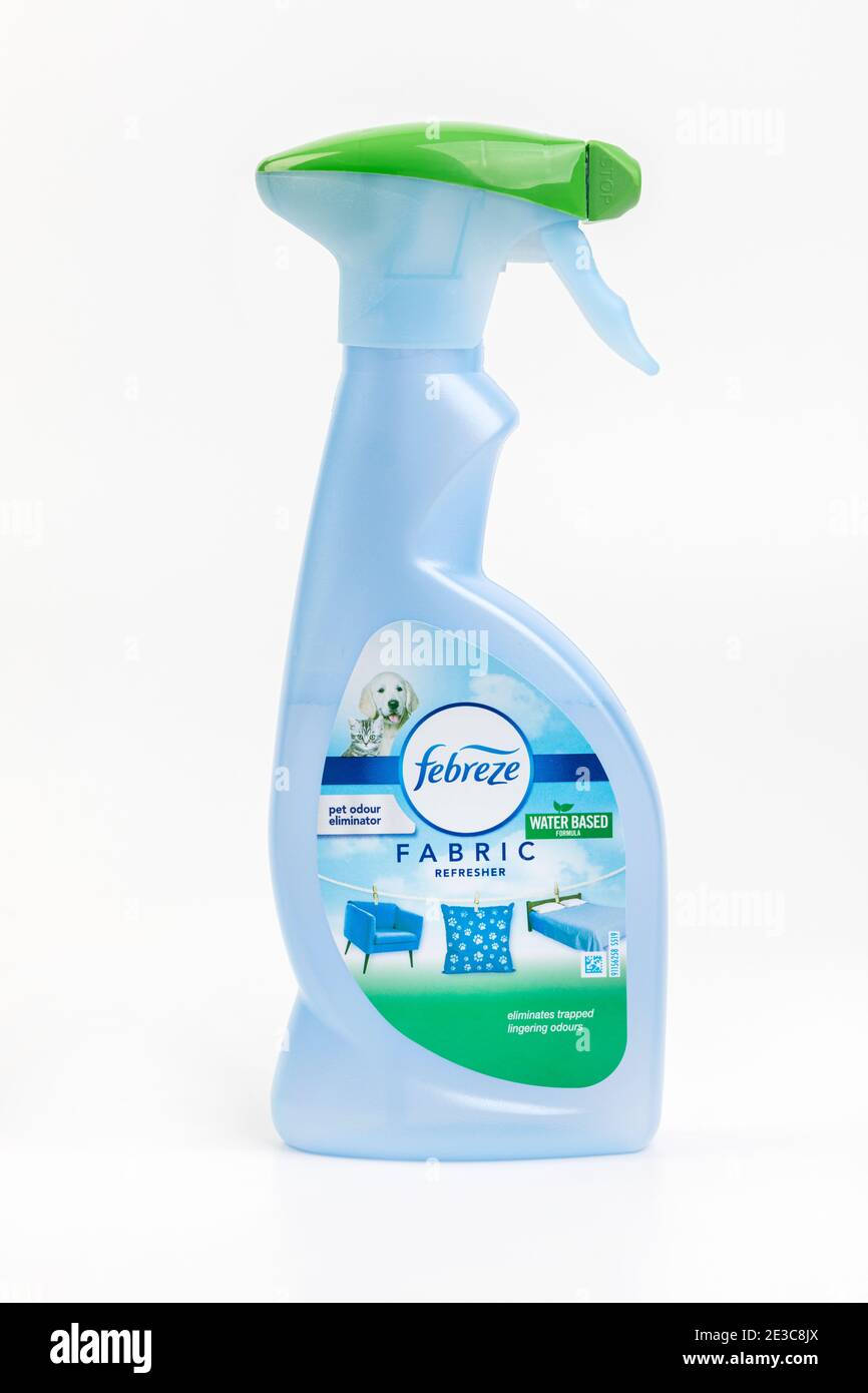Una bottiglia di Febreze tessuto di aggiornamento Foto Stock
