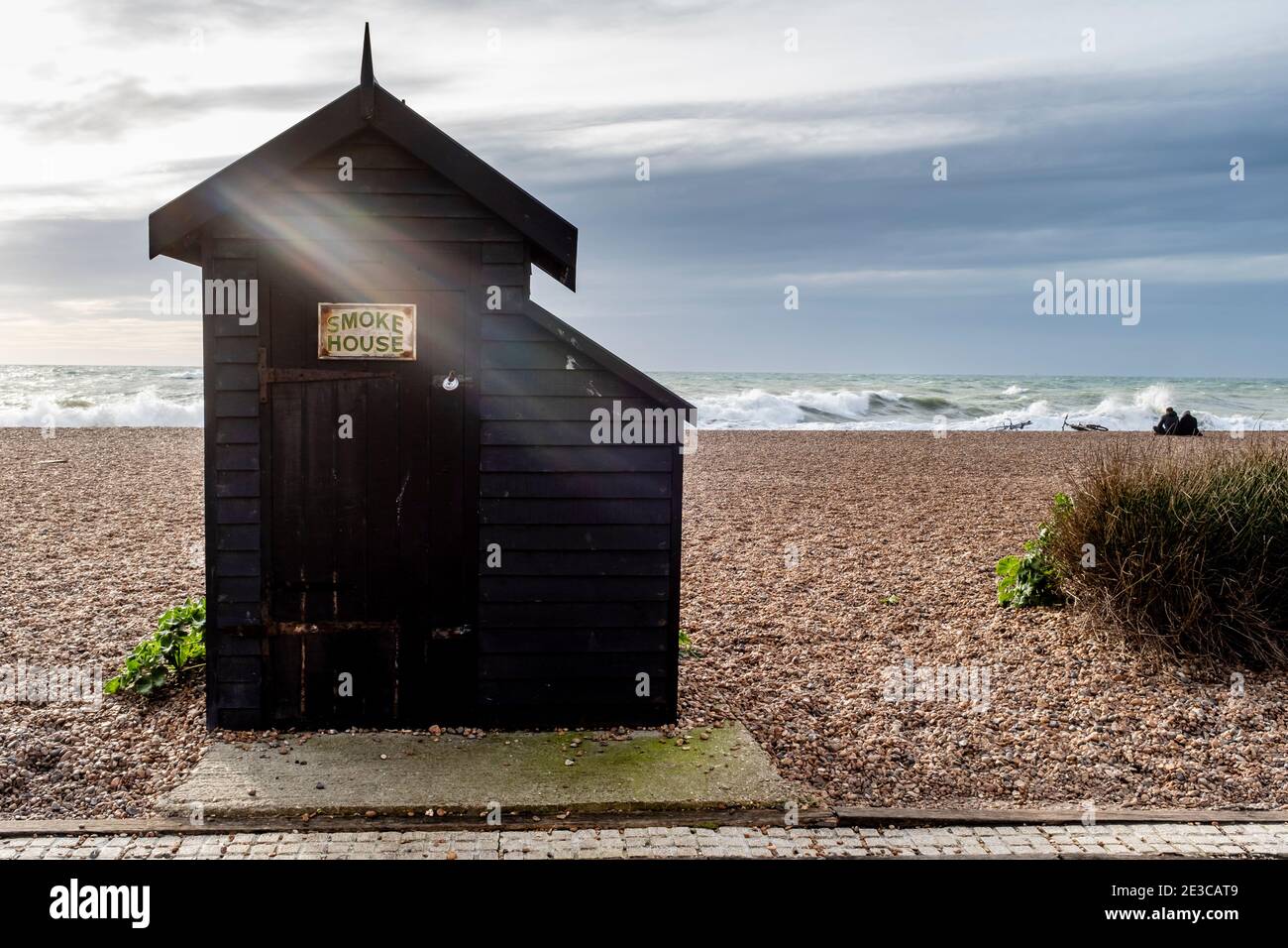A Smoke House on Brighton Beach, Brighton, East Sussex, UK. Foto Stock