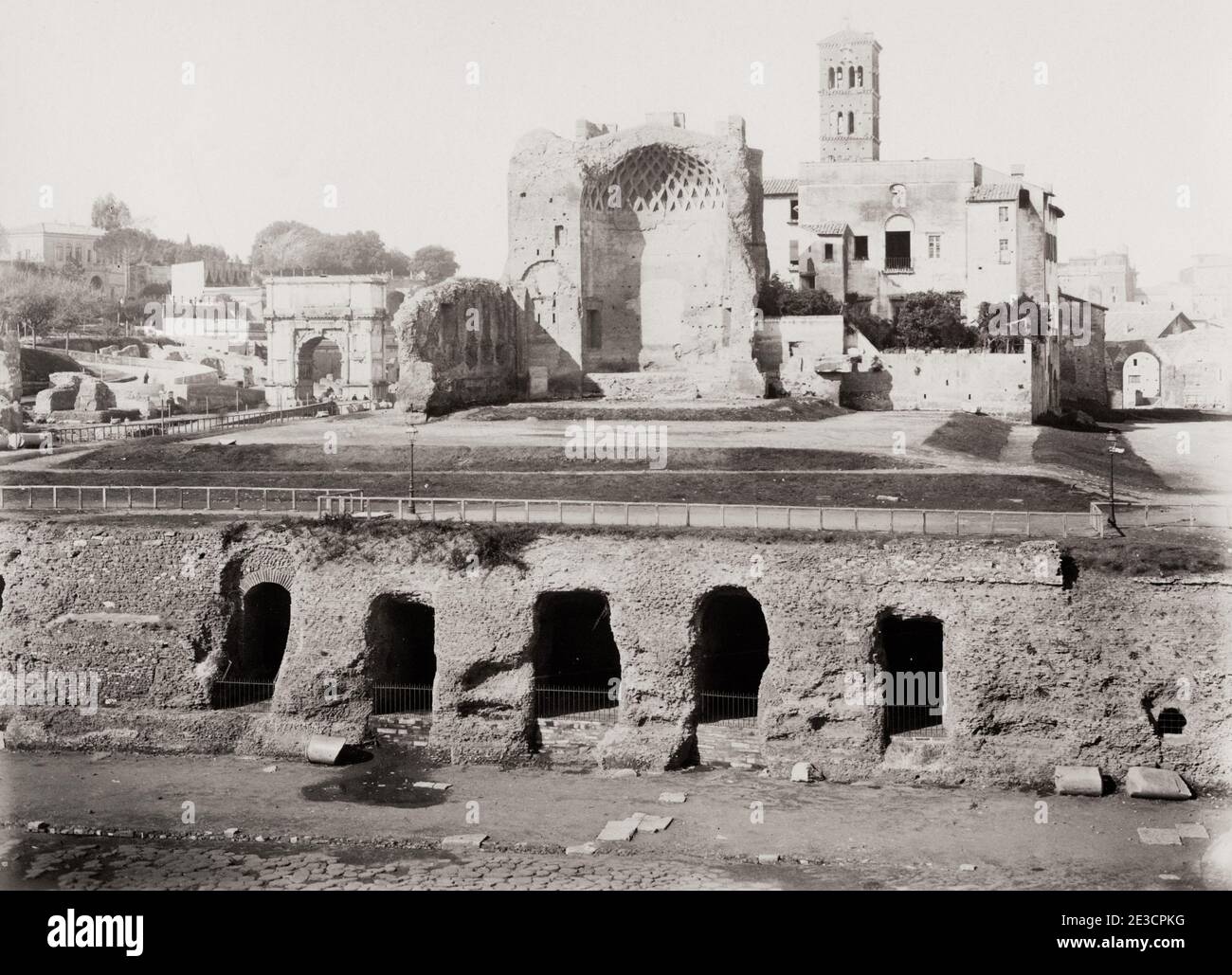 Fotografia d'epoca del XIX secolo: Tempio di Venere, Roma, Italia. Foto Stock