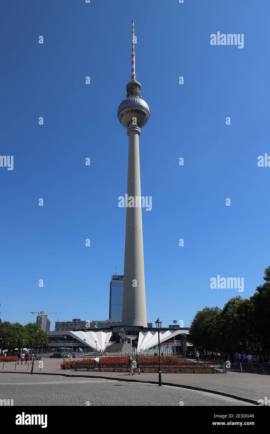 GERMANIA, BERLINO - 08 GIUGNO 2018: Vista alla torre della televisione a Berlino Foto Stock