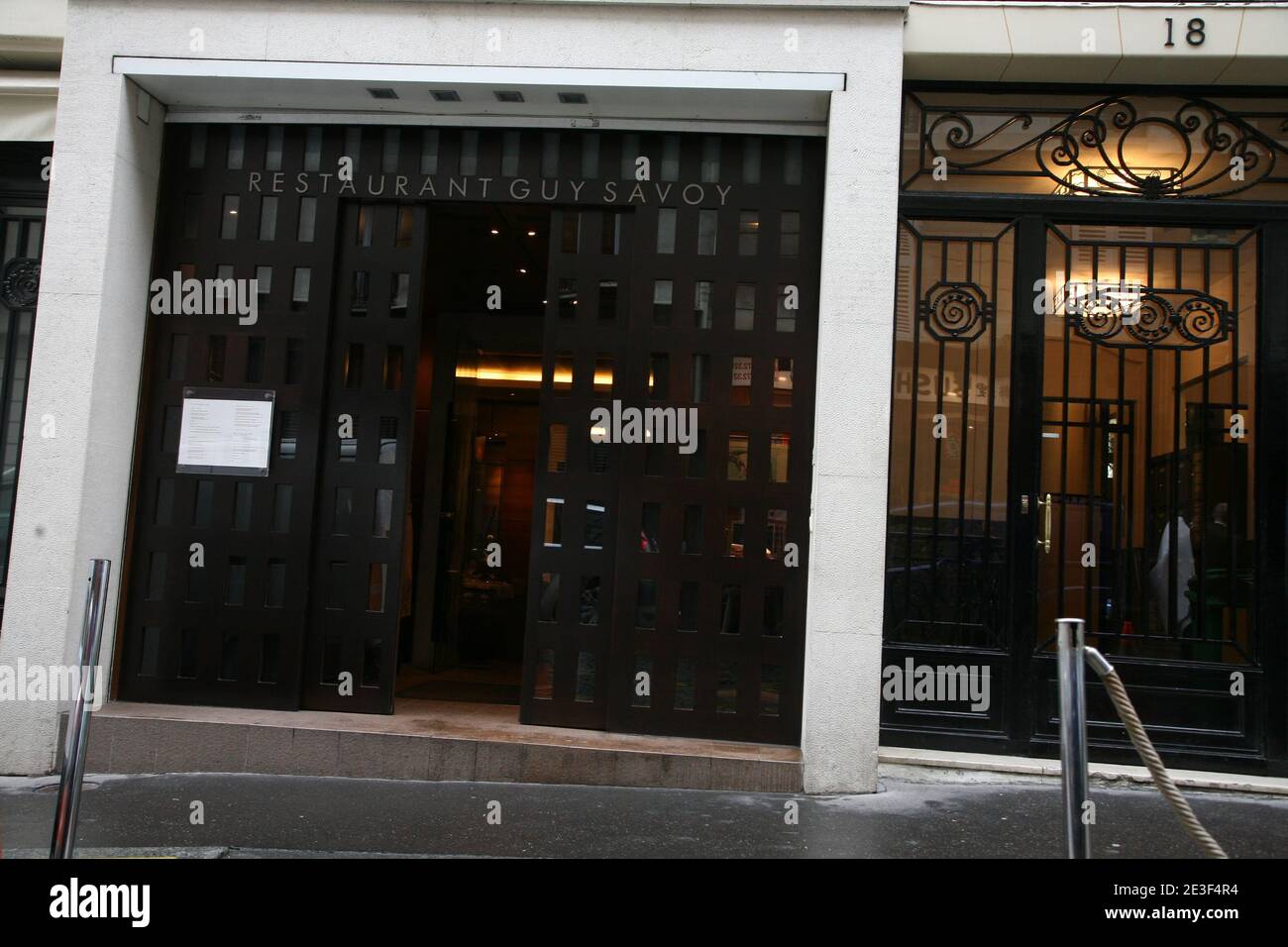Illustrazione del ristorante 'Guy Savoy' su Rue Troyon a Parigi, Francia il 18 febbraio 2009. Foto di Denis Guignebourg/ABACAPRESS.COM Foto Stock