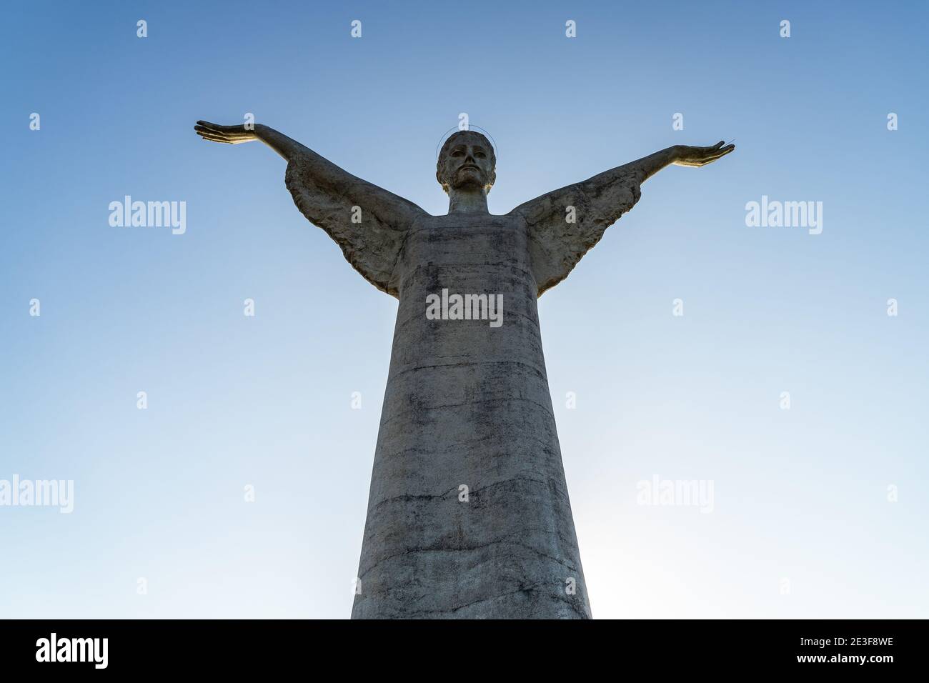 Il Redentore di Maratea è la statua più alta di Cristo in Europa ed è il terzo al mondo con i suoi 21 metri di altezza, Basilicata, Italia Foto Stock