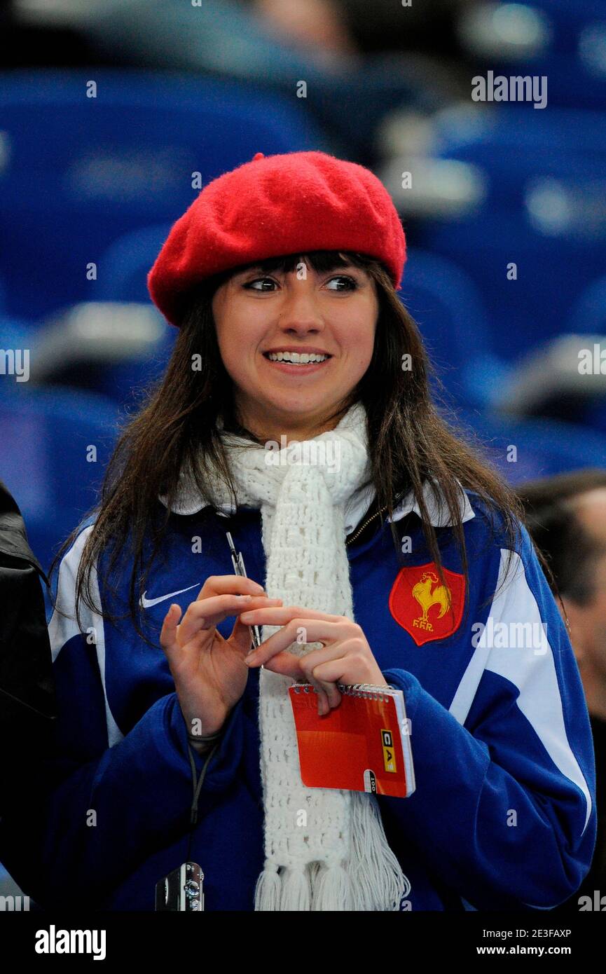 Fan della Francia durante il campionato RBS Six Nations 2009 Rugby Union, Francia contro Galles al 'stade de France' di Saint-Denis, Francia il 27 febbraio 2009. La Francia ha vinto il 21-16. Foto di Henri Szwarc/Cameleon/ABACAPRESS.COM Foto Stock