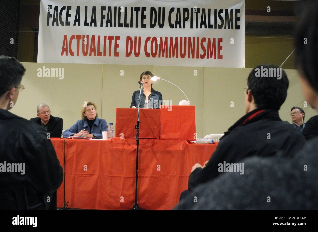 Nathalie Arthaud, nouvelle porte-parole de Lutte Ouvriere a participe a un meeting a Lille, Francia le 11 Mars, 2009. Foto Norbert Angielczyk/ABACAPRESS.COM Foto Stock