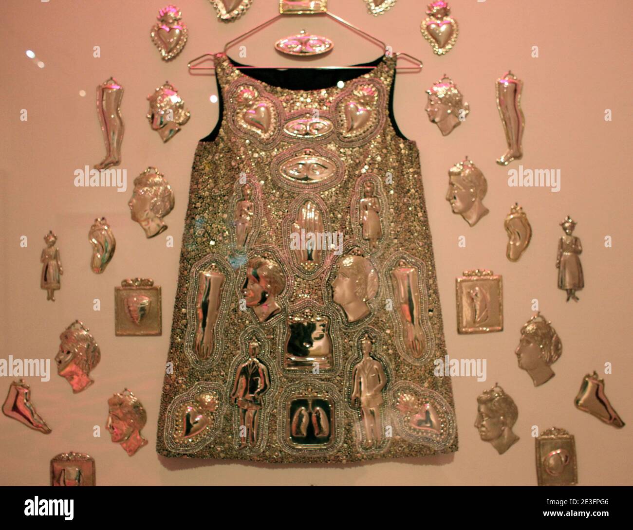 Lancio della mostra di Franck Sorbier 'la couture corps et ame' tenutasi presso il 'Mustee des tissus' di Lione, Francia, il 17 marzo 2009. Foto di Vincent Dargent/ABACAPRESS.COM Foto Stock