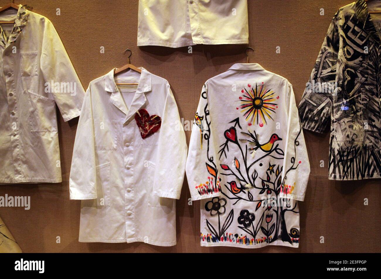 Lancio della mostra di Franck Sorbier 'la couture corps et ame' tenutasi presso il 'Mustee des tissus' di Lione, Francia, il 17 marzo 2009. Foto di Vincent Dargent/ABACAPRESS.COM Foto Stock