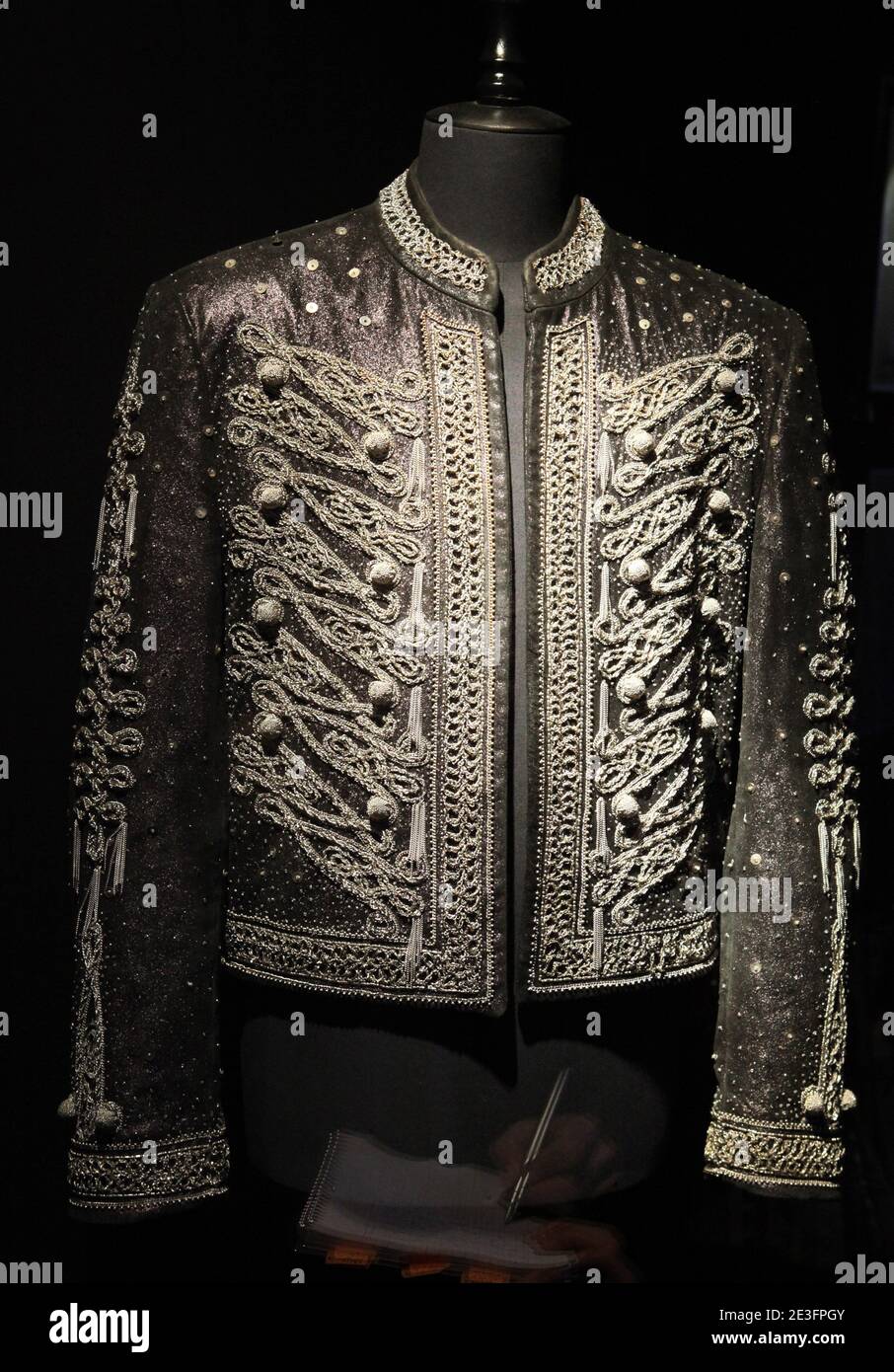 Lancio della mostra di Franck Sorbier 'la couture corps et ame' tenutasi presso il 'Mustee des tissus' di Lione, Francia, il 17 marzo 2009. Foto di Vincent Dargent/ABACAPRESS.COM Foto Stock