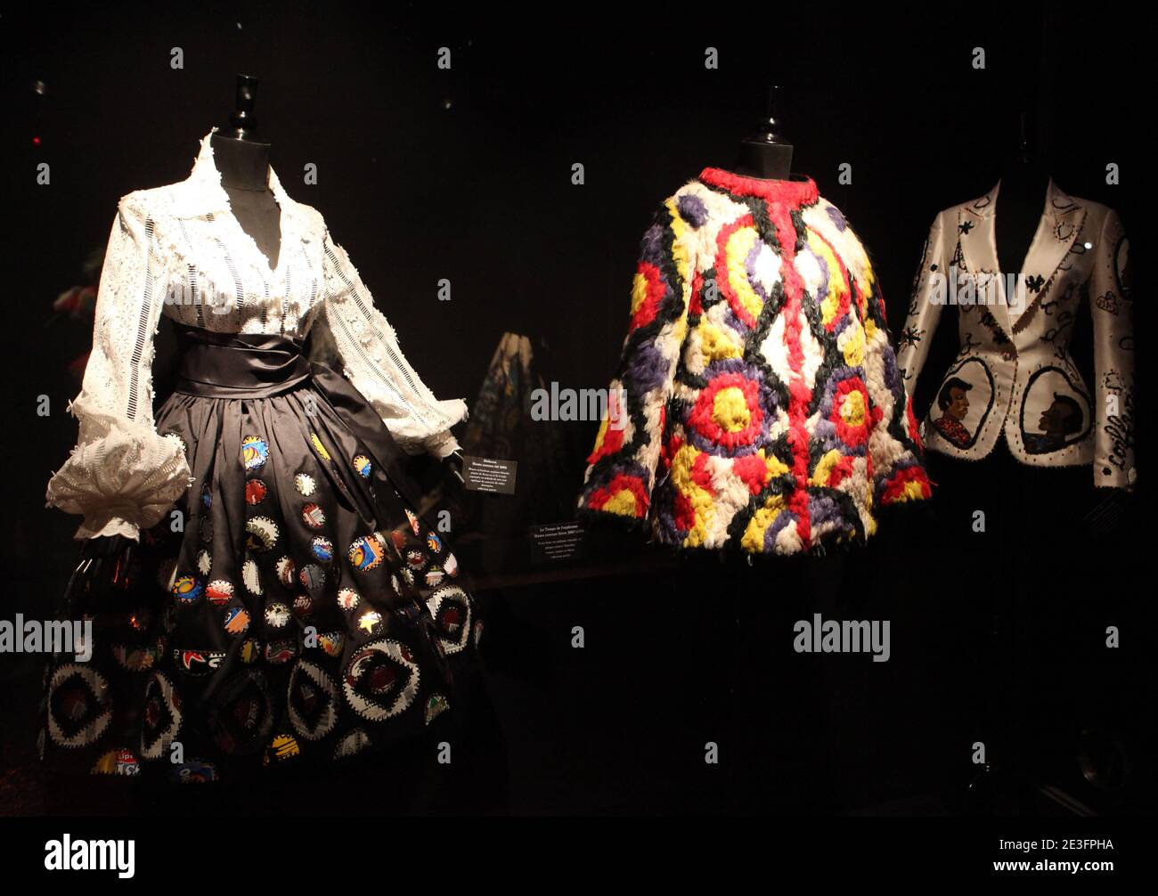 Lancio della mostra di Franck Sorbier 'la couture corps et ame' tenutasi presso il 'Mustee des tissus' di Lione, Francia, il 17 marzo 2009. Foto di Vincent Dargent/ABACAPRESS.COM Foto Stock