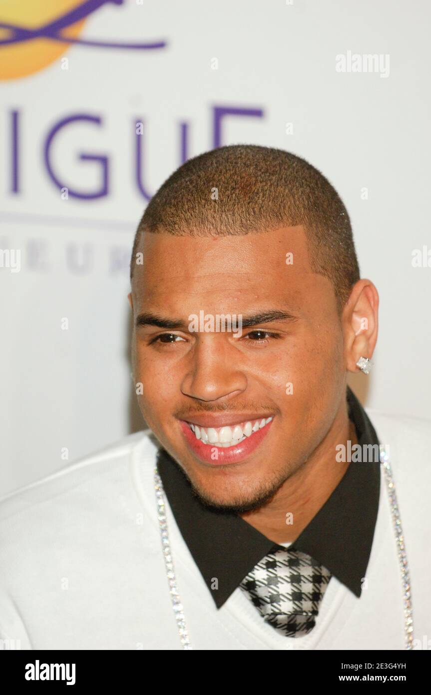 Cantante/attore Chris Brown partecipa agli arrivi per il Clive Davis Pre-Grammy Party al Beverly Hilton Hotel il 09 febbraio 2008 a Los Angeles, California. Credito: Jared Milgrim/l'accesso fotografico Foto Stock