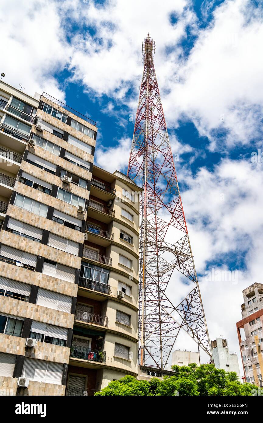 Torre delle telecomunicazioni a Montevideo, Uruguay Foto Stock