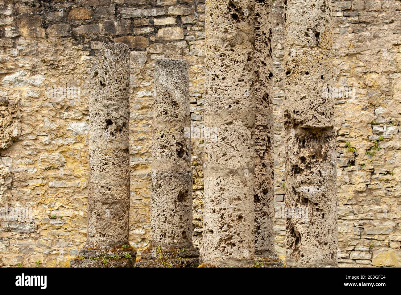 Elementi di decorazioni architettoniche di vecchi edifici, struttura delle pareti Foto Stock