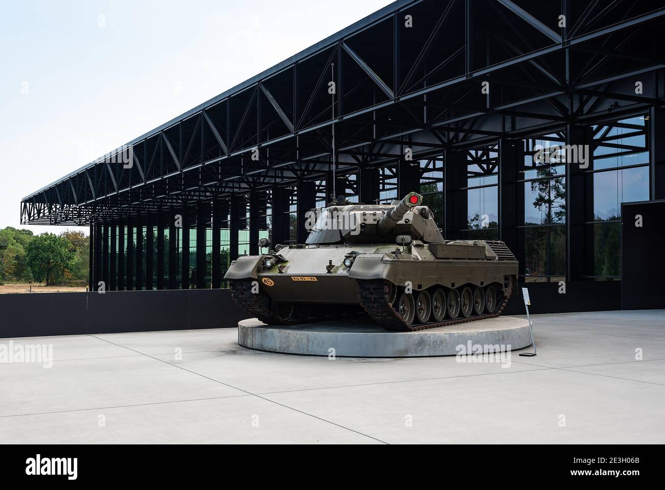 Esterno del bellissimo Museo Nationaal Militair di Soesterberg, Paesi Bassi. Foto Stock