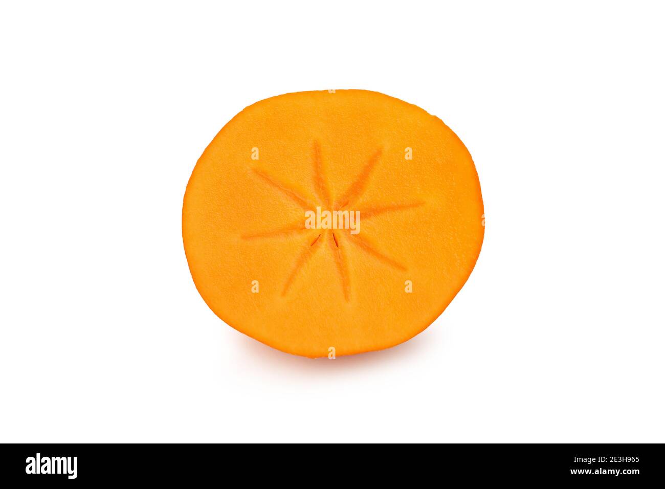 Metà del persimmon maturo isolato su sfondo bianco Foto Stock