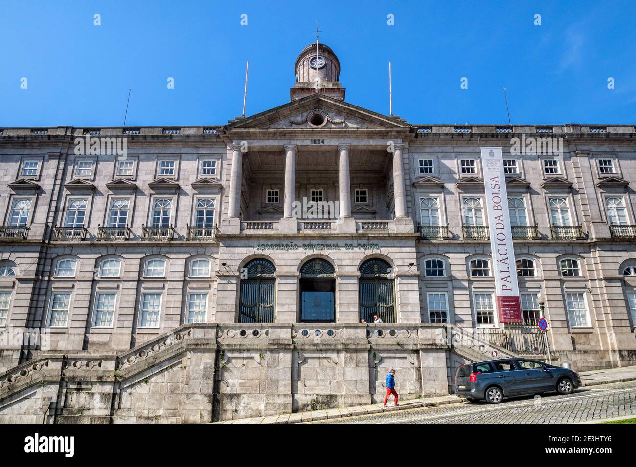 10 marzo 2020: Porto, Portogallo - il Palácio da Bolsa o Palazzo della Borsa, un edificio commerciale ornato del XIX secolo a Porto. Foto Stock