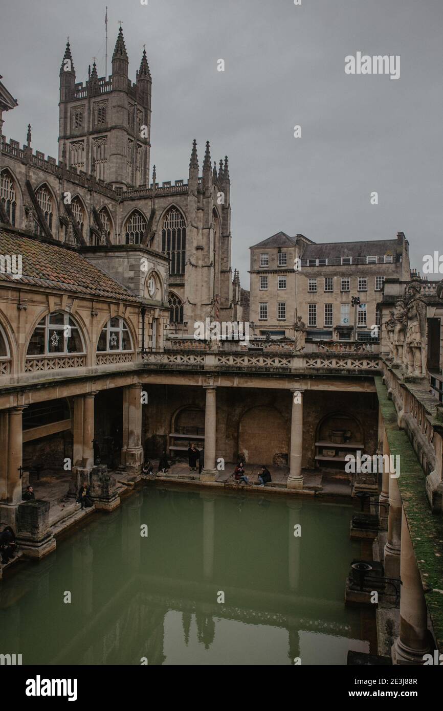 Vista dell'Abbazia di Bath da Roman Baths Spa, Somerset, Inghilterra, Regno Unito. Foto Stock
