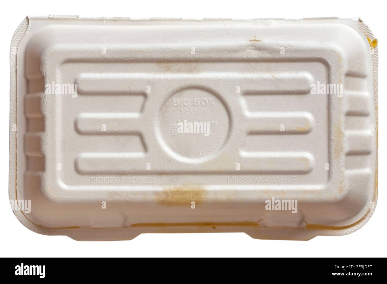 mezzo bio-box realizzato in fonti sostenibili isolato su fondo bianco sotto il lato - biodegradabile, per microonde Foto Stock