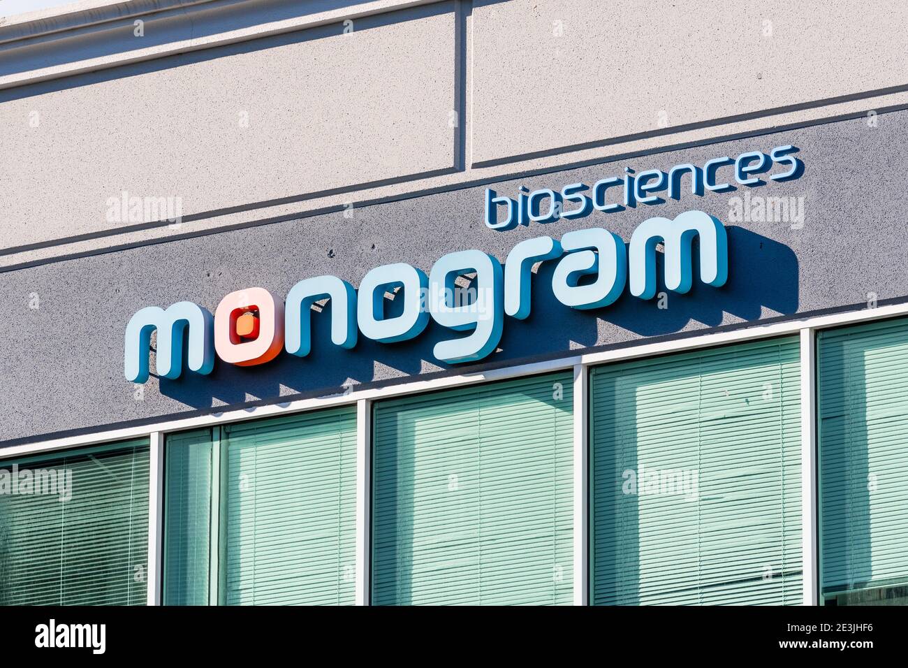 21 settembre 2020 San Francisco sud / CA / USA - Monogram Biosciences firma presso la sede centrale della Silicon Valley; Monogram Biosciences Inc. (Ex ViroLo Foto Stock
