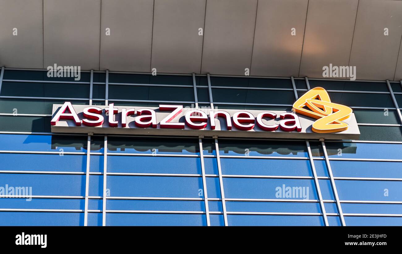 Set 21, 2020 South San Francisco / CA/ USA - il logo Astra Zeneca presso la sede centrale della Silicon Valley; AstraZeneca plc è una compa farmaceutica britannica Foto Stock