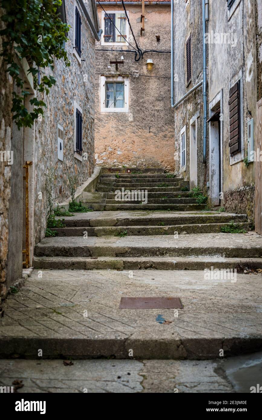 Case in pietra frazione di Porovac, Mali Iz, Isola di Iz, arcipelago di Zara, Dalmazia, Croazia Foto Stock