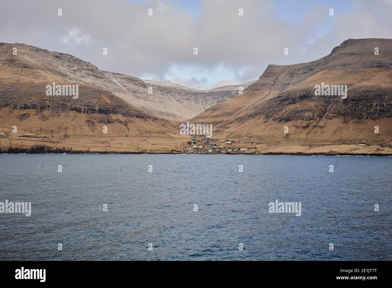 Guardando oltre BÃ¸ur nelle Isole Faroe Foto Stock