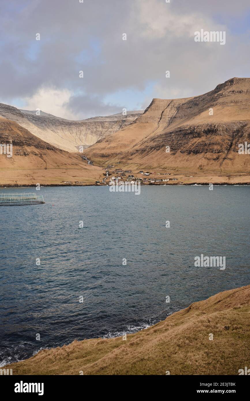 Guardando oltre BÃ¸ur nelle Isole Faroe Foto Stock