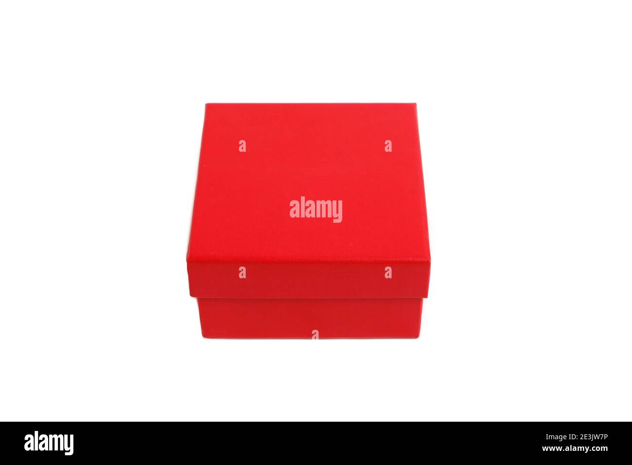 Confezione regalo rossa chiusa su sfondo bianco Foto Stock