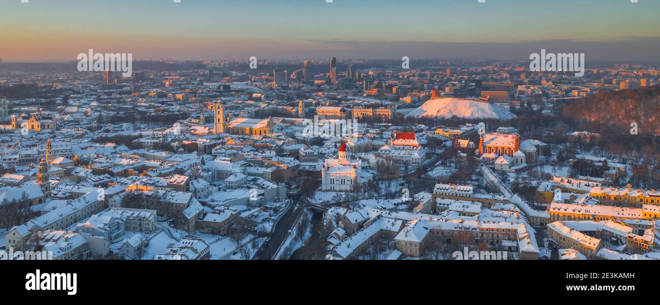 Paesaggio aereo della città di Vilnius, capitale della Lituania Foto Stock