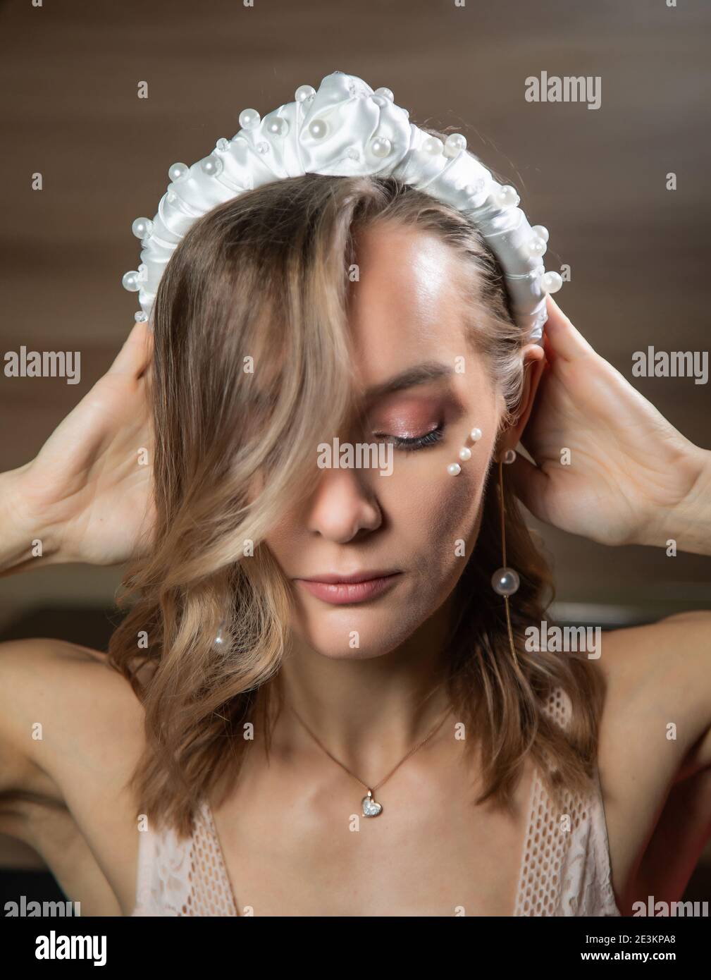 Ritratto di una ragazza con trucco di Capodanno Foto Stock