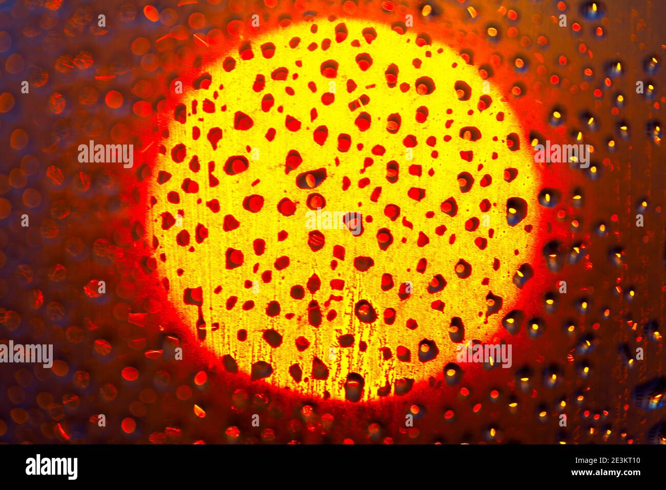 Sole e gocce d'acqua sfondo Foto Stock