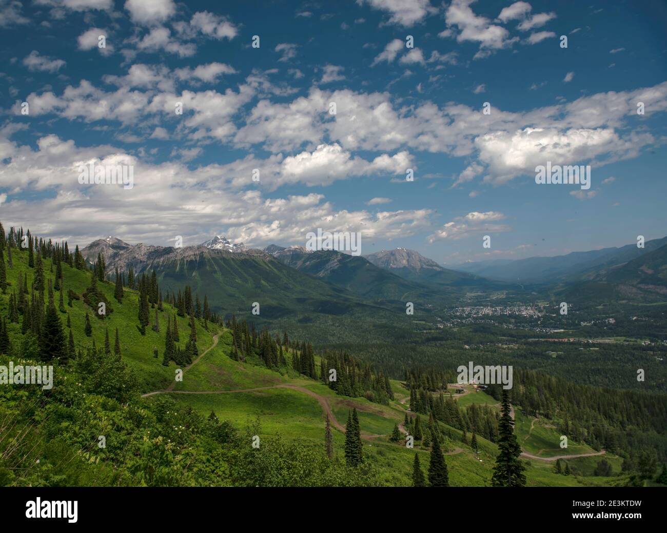 Escursioni nella località alpina di Fernie Foto Stock