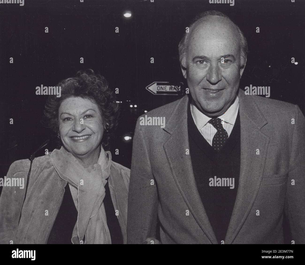 CARL REINER con la moglie Estelle al Little Shop of Horrors Musical, notte di apertura, The Westwood Playhouse Credit: Ralph Dominguez/MediaPunch Foto Stock