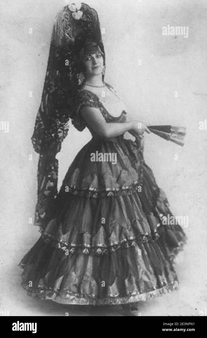 Maria Kuznetsova in costume spagnolo. Foto Stock