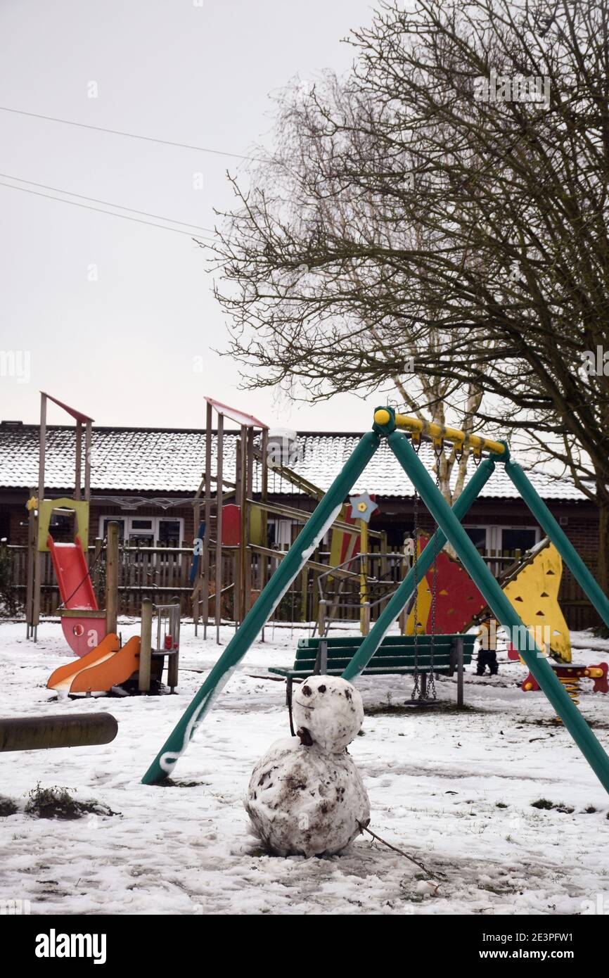 Parco giochi a Norwich il giorno in cui nevicato, Regno Unito 2021 gennaio Foto Stock