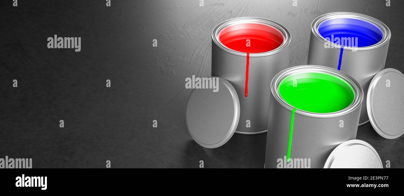 Pentole di vernice con i colori primari RGB del modello di colore additivo: Rosso, verde, blu. Macchie di colore sulle pentole, coperchi appoggiati alle pentole. Banner Web per Foto Stock