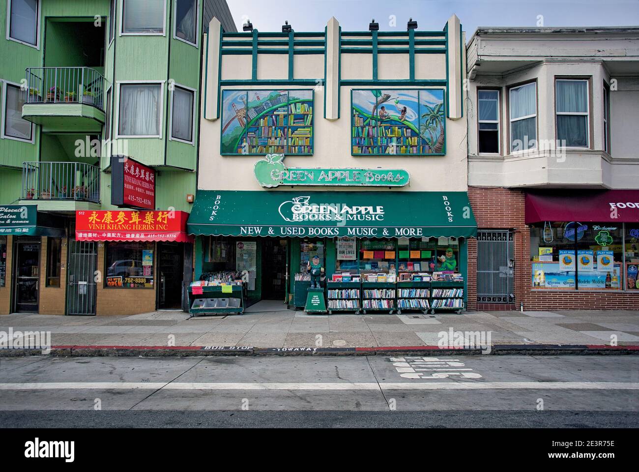 Stati Uniti / California / San Francisco / librerie /Green Apple Books è una libreria indipendente nel distretto di Richmond di San Francisco, California. © Foto Stock Stati Uniti / California / San Francisco / librerie /Green Apple Books è una libreria indipendente nel distretto di Richmond di San Francisco, California. © Foto Stock
