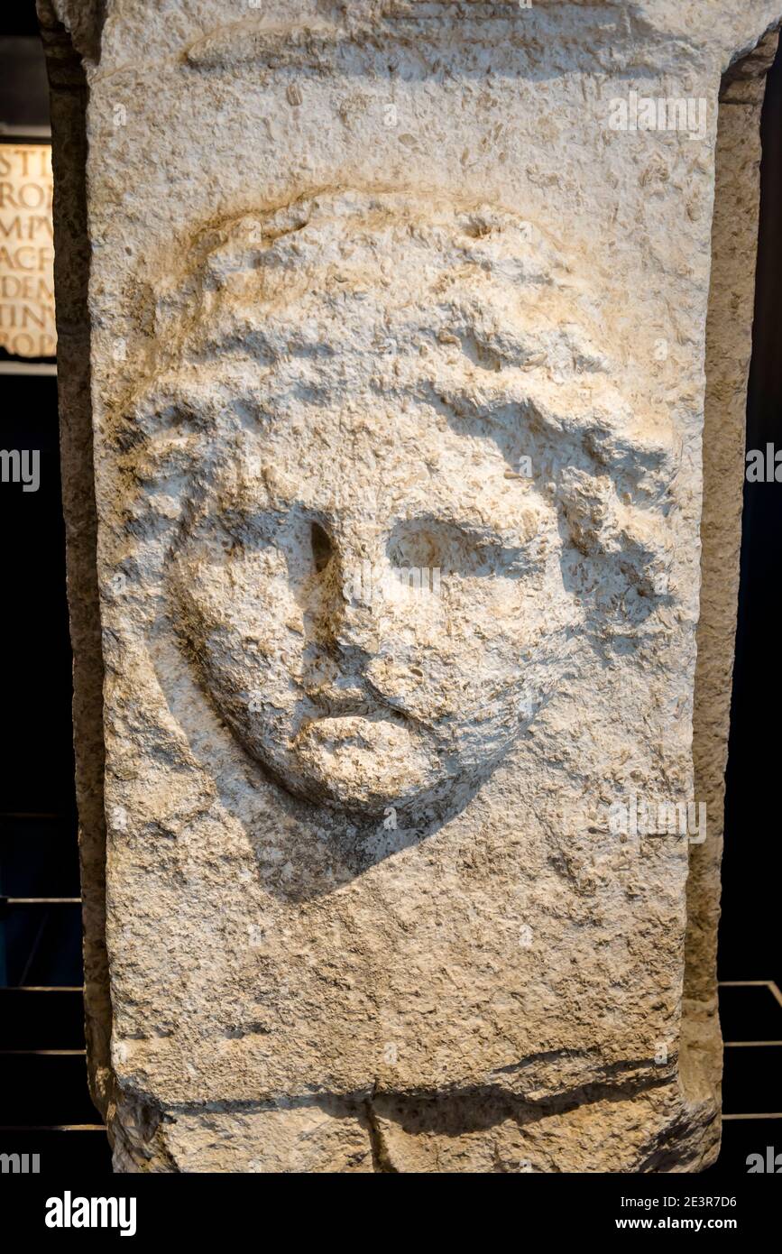 Mostra di scultura romana nel museo archeologico, Zara, Dalmazia, Croazia  Foto stock - Alamy