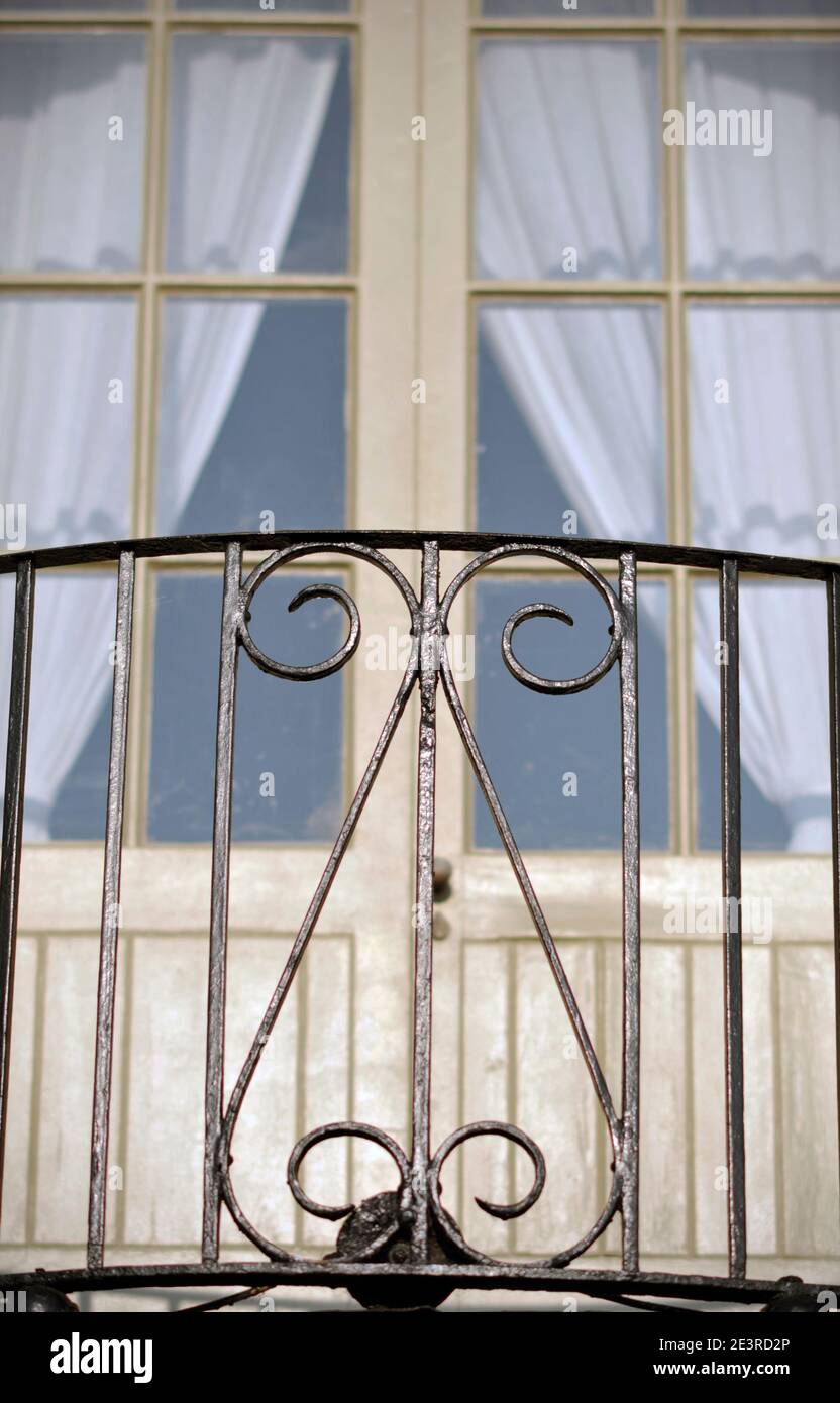 balcone in ferro battuto Foto Stock