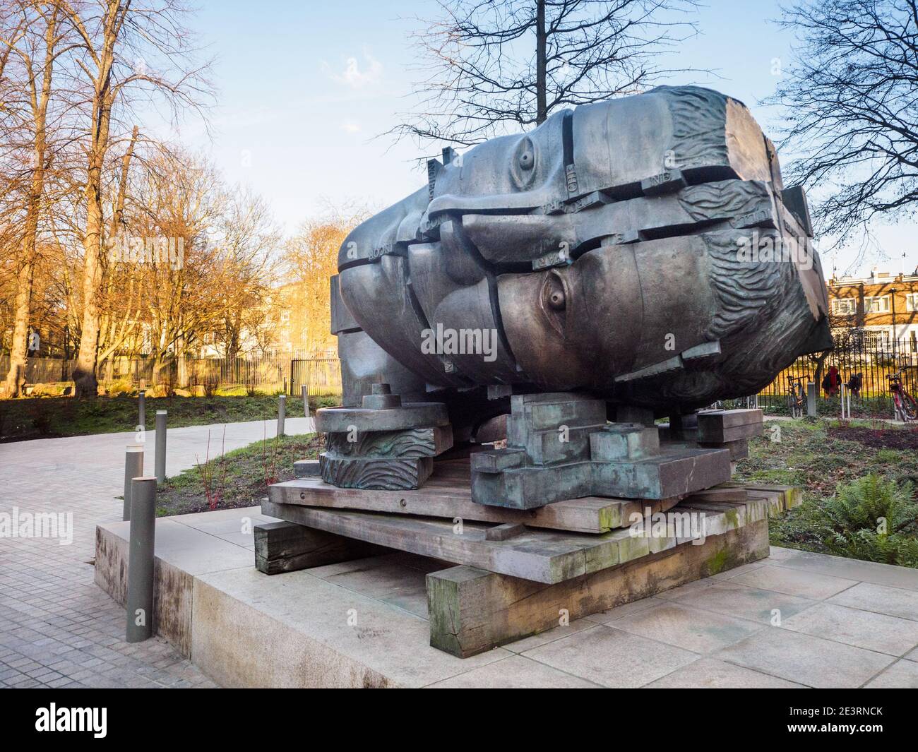Responsabile dell'invenzione di Eduardo Paolozzi nel Design Museum di Londra, Inghilterra Foto Stock