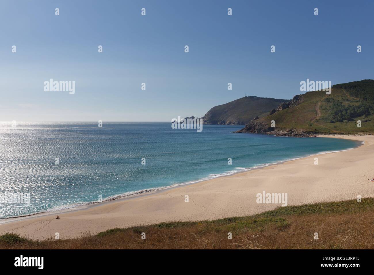 Paesaggio costiero, vista di Capo Finisterre e Mar de Fora spiaggia, Finisterre, Galizia, Spagna Foto Stock