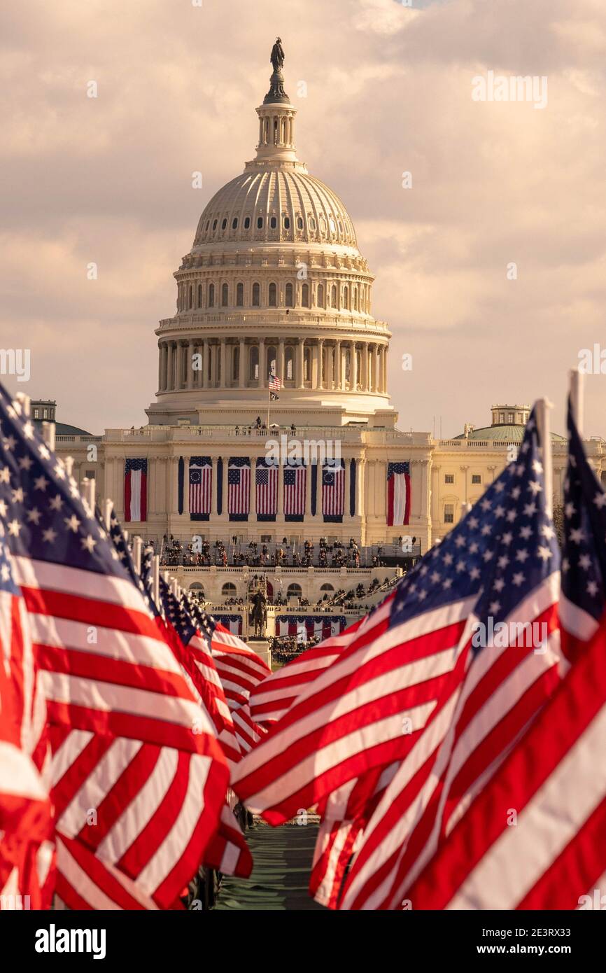 Washington, Stati Uniti. 20 gennaio 2021. Il presidente Joseph Robinette Biden Jr. Prende il giuramento di carica come il 46 ° presidente degli Stati Uniti al Campidoglio a Washington, DC mercoledì 20 gennaio 2021. Foto di Ken Cedeno/UPI Credit: UPI/Alamy Live News Foto Stock